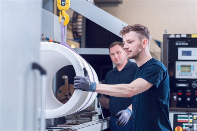 以玻璃為媒，與改革同頻：肖特玻璃從產(chǎn)業(yè)鏈“隱形”處引爆創(chuàng)新