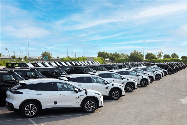 文遠(yuǎn)知行推出迪拜首個公開運(yùn)營Robotaxi服務(wù)！迪拜26年初有望跟上阿布扎比