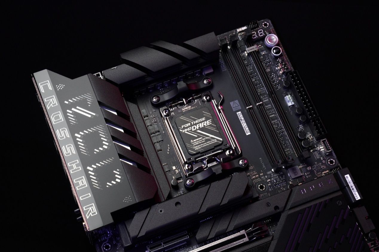 華碩ROG X870E APEX主板助9850X3D創(chuàng)4項(xiàng)超頻紀(jì)錄