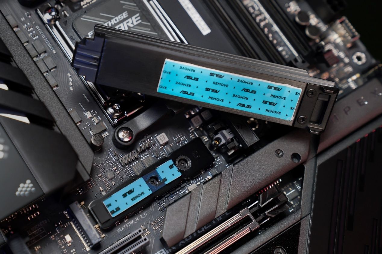 華碩ROG X870E APEX主板助9850X3D創(chuàng)4項(xiàng)超頻紀(jì)錄