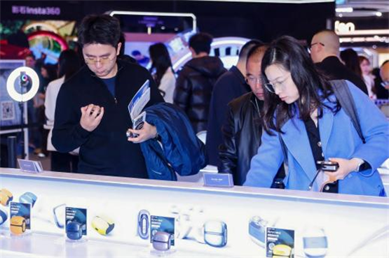 銳億剃須刀創(chuàng)新升級(jí)，實(shí)力榮獲AWE艾普蘭獎(jiǎng)