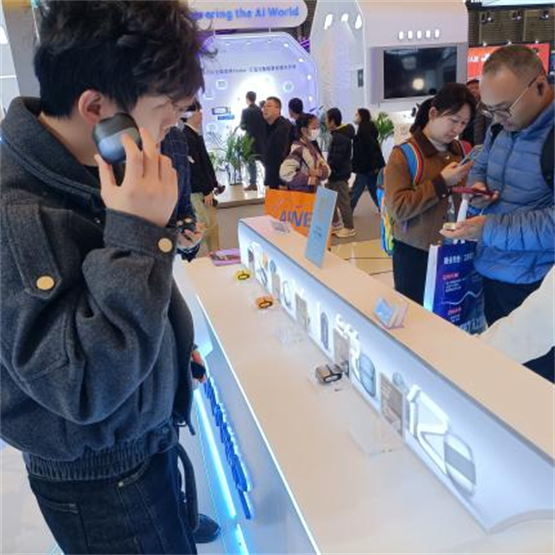 銳億剃須刀創(chuàng)新升級(jí)，實(shí)力榮獲AWE艾普蘭獎(jiǎng)