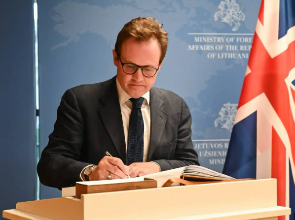 不滿最大晶圓廠被中國(guó)公司收購(gòu)，英國(guó)這波操作惹眾怒！