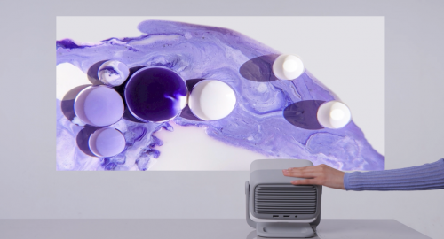 堅(jiān)果投影N1新品上市，三色激光定價(jià)3999元，吹響全面淘汰LED投影號(hào)角