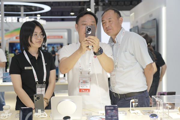 華為終端攜旗下全場(chǎng)景新品及解決方案 亮相2024中國(guó)聯(lián)通合作伙伴大會(huì)
