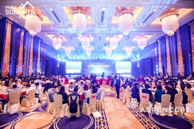 立創(chuàng)商城榮獲“2021年度杰出電子商務(wù)平臺”獎