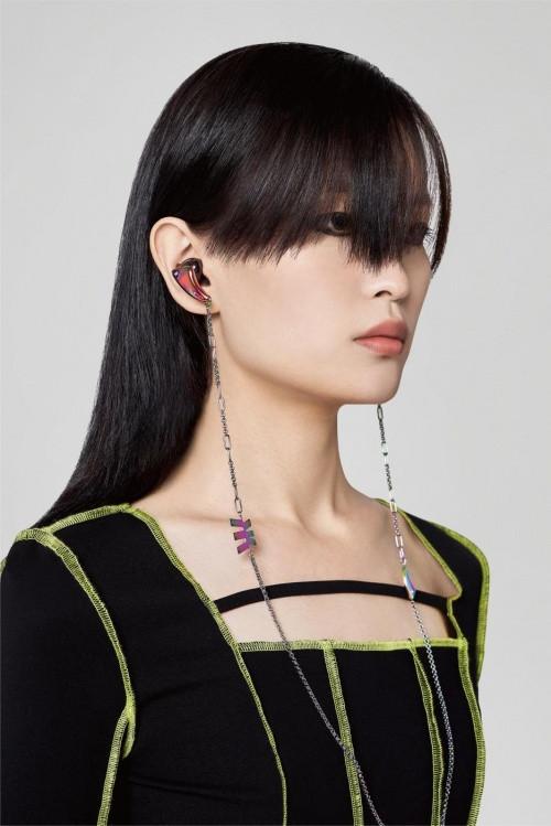 賣的比游戲主機(jī)還貴！陶瓷耳機(jī)有什么優(yōu)勢(shì)？