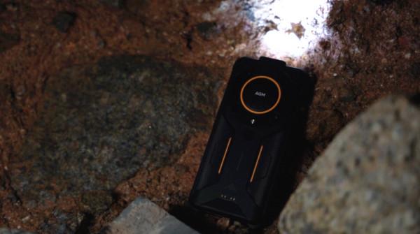 激光換手電？AGM時隔一個月再發(fā)新手機——G1大燈版