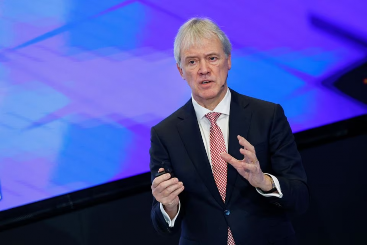 美國(guó)牽頭組建“三國(guó)同盟”圍堵中國(guó)芯片，日荷兩方最新回應(yīng)來(lái)了！