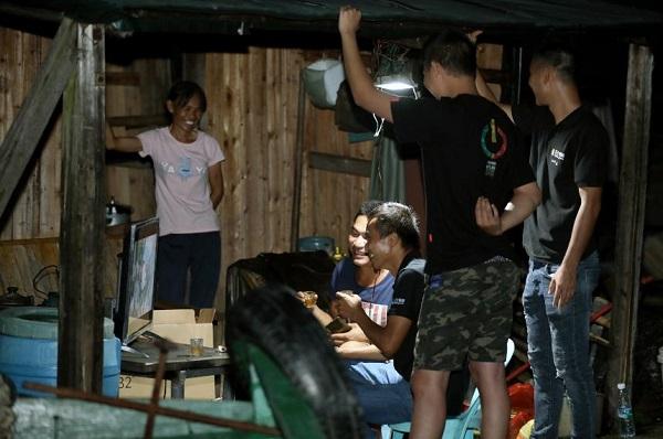 零售云老板海上送家電，當(dāng)?shù)貪O民“接軌”陸地生活