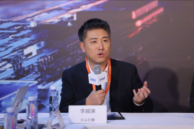 英特爾推出兩款全新處理器，AI PC元年大幕即將開啟！