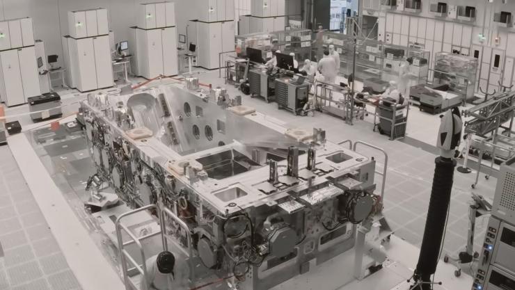 開(kāi)箱視頻曝光！英特爾高調(diào)曬出ASML新一代High-NA EUV，單臺(tái)售價(jià)超27億元！