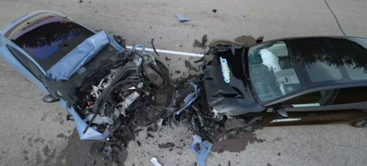 對(duì)撞測(cè)試中，小米SU7車門打不開？官方緊急回應(yīng)！