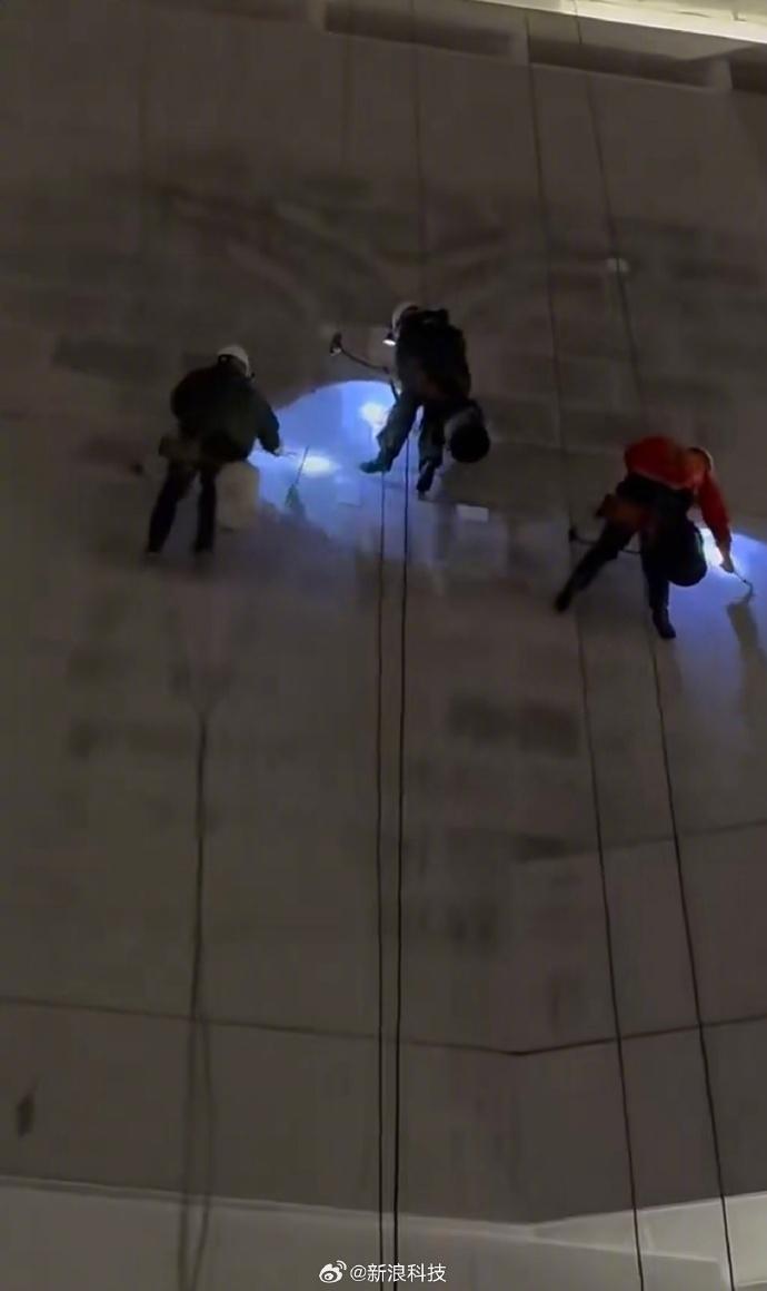 突發(fā)！哪吒汽車總部Logo被連夜拆除