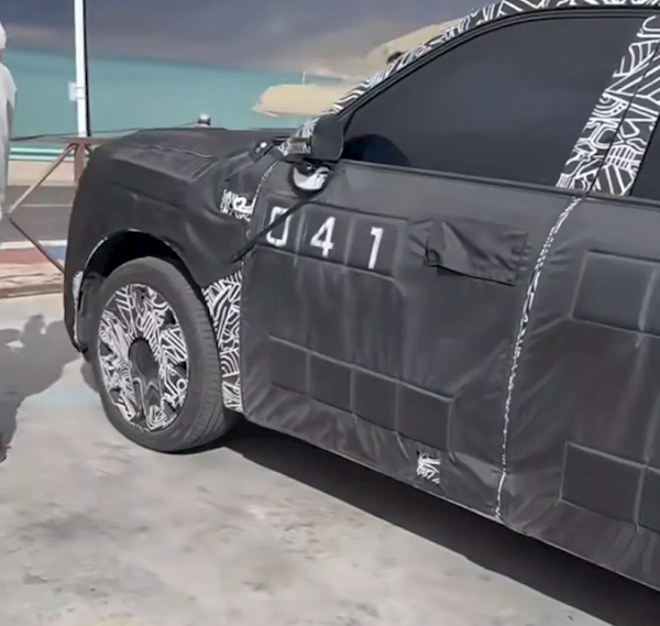 藏不住了！小米第三款車YU9諜照曝光，雷軍親赴新疆測試！