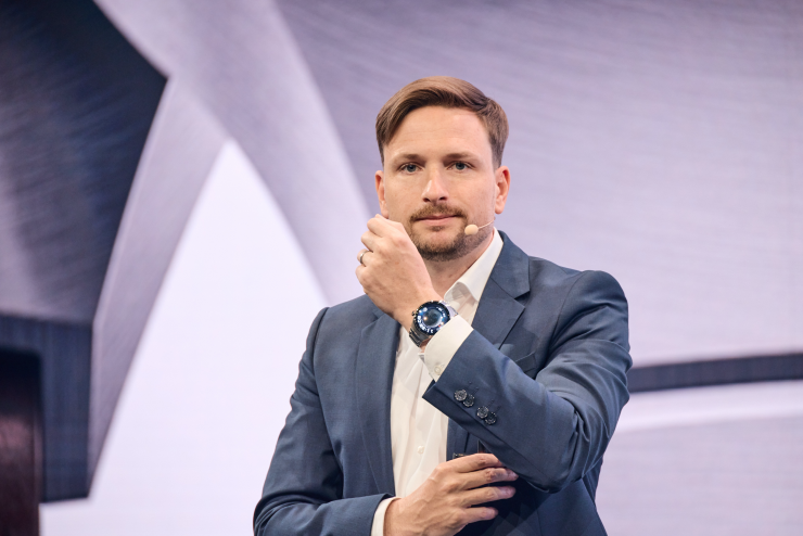 華為WATCH 4歐洲全球首發(fā)，奧運(yùn)冠軍莫·法拉稱其為“腕上健康管家”