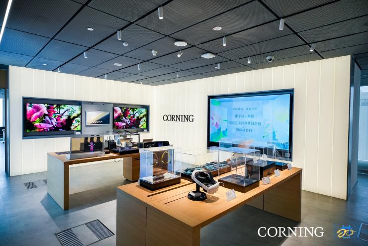 康寧顯示科技獻禮在華二十周年，以跨界非遺藝術彰顯科技溫度