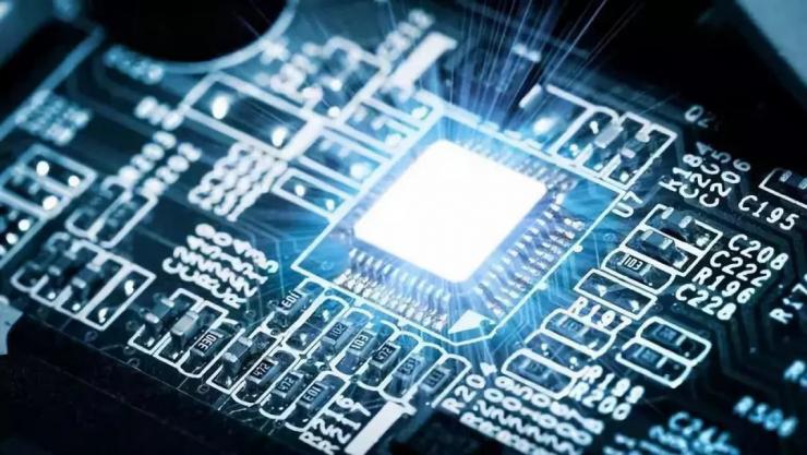 準分子光刻技術與極紫外光刻技術