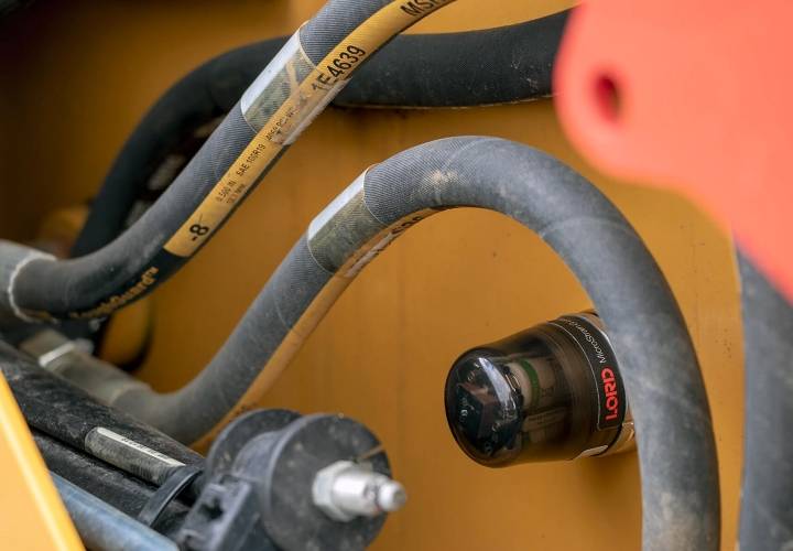 一文讀懂：無(wú)線振動(dòng)加速度傳感器原理作用、類(lèi)型應(yīng)用 