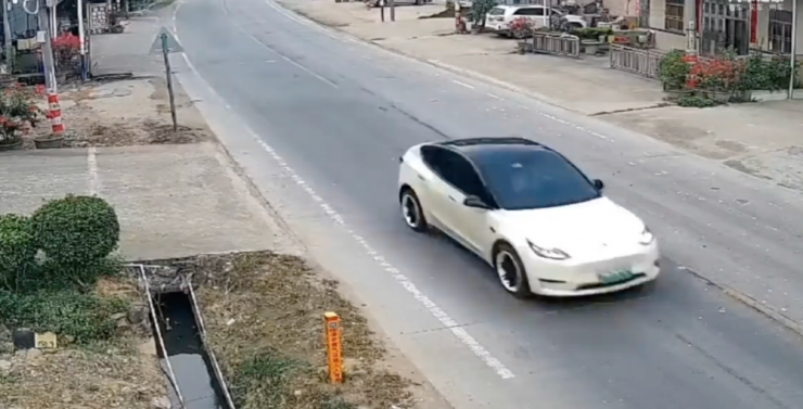 潮州特斯拉事故鑒定報告出爐，家屬不服！