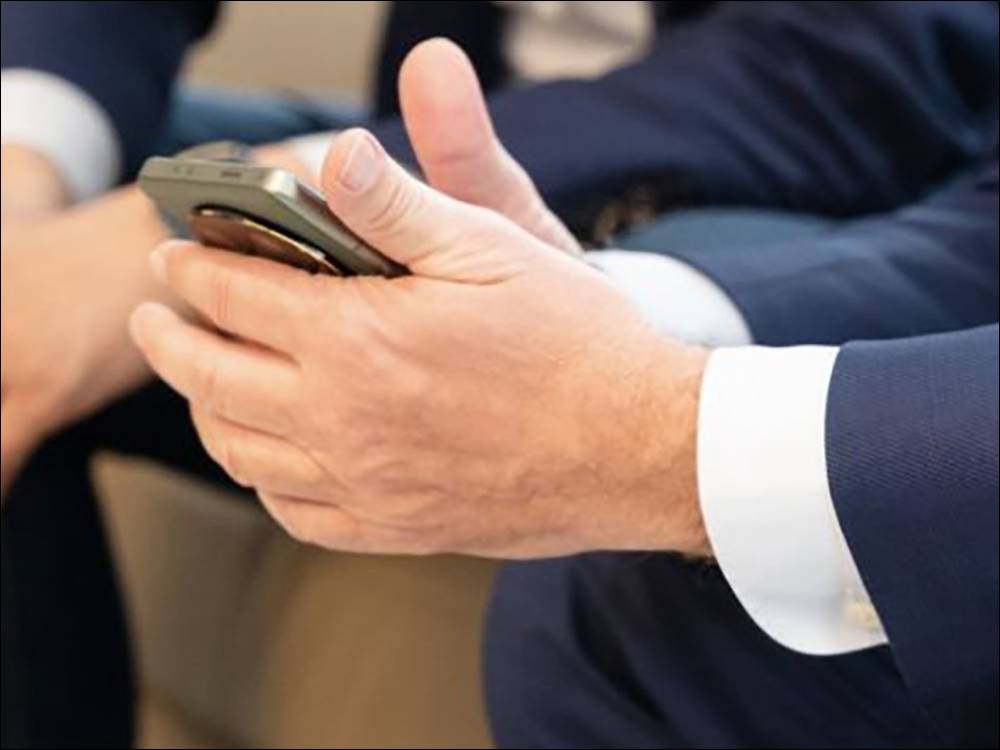 鏡頭模組巨大！徠卡相機(jī)曝光小米 13 Ultra 實(shí)體機(jī)