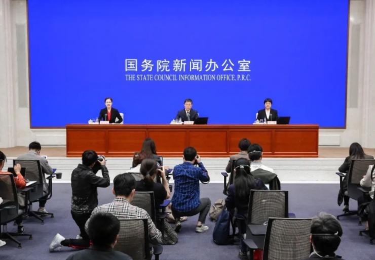 工信部發(fā)言人：一季度平穩(wěn)開局呈現(xiàn)企穩(wěn)向好態(tài)勢