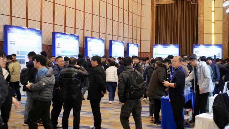 以生態(tài)合力共筑算力新基座，晶豐明源攜高性能供電方案亮相技術(shù)創(chuàng)新論壇