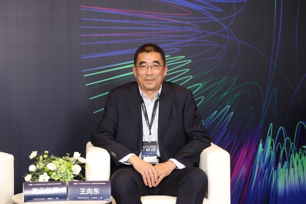 榮聯(lián)科技集團(tuán)首席科學(xué)家王向東