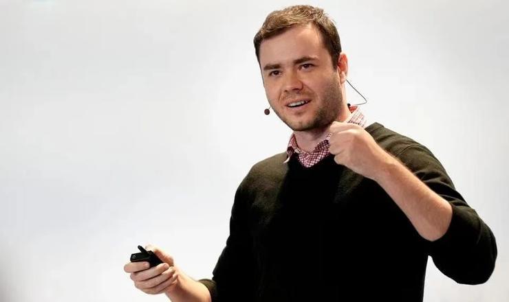 華為自動駕駛CTO陳亦倫離職；李濱出任紫光集團新董事長；華裔女高管接任Meta CFO