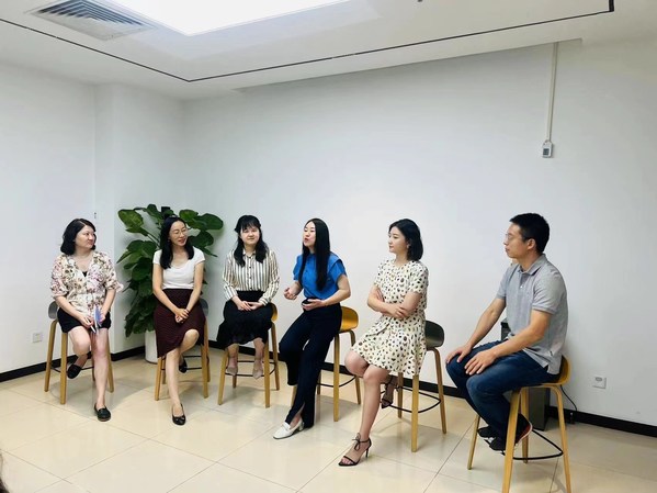 圓桌討論中，媒體與企業(yè)嘉賓就B2B傳播進行了充分的討論