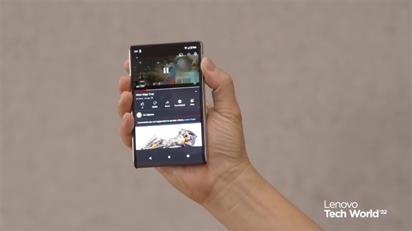 摩托羅拉卷軸屏概念機(jī)首秀:屏幕縱向拉伸“長”到6.5寸