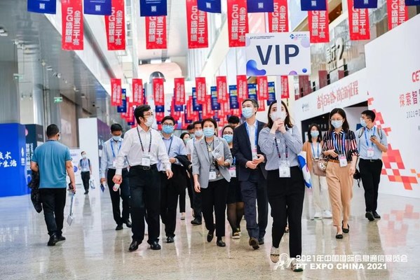 現(xiàn)場VIP專業(yè)觀眾團 現(xiàn)場VIP專業(yè)觀眾團