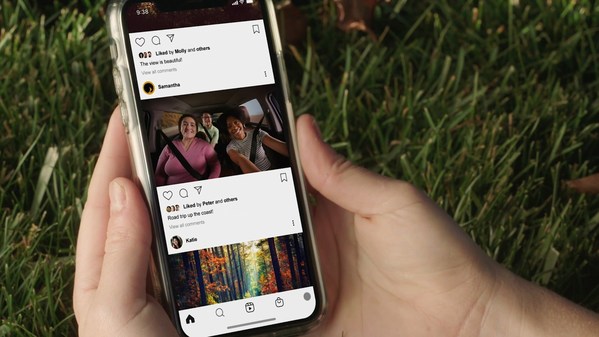 鏡泰（Gentex）駕駛員和座艙監(jiān)測系統(tǒng)可將車輛轉(zhuǎn)換為移動通信溝通中心，用于撥打電話、舉行會議或捕捉精彩瞬間。