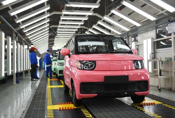 圖為奇瑞汽車(chē)的智能化車(chē)間。