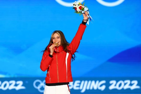 體育大生意：谷愛凌放心咬金牌，小小獎牌映射中國科技大國側(cè)面