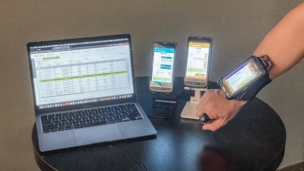 logi-Cloud云端倉(cāng)庫(kù)管理系統(tǒng)適用于零售、批發(fā)、電商及第三方物流等行業(yè)，可以于不同裝置上使用