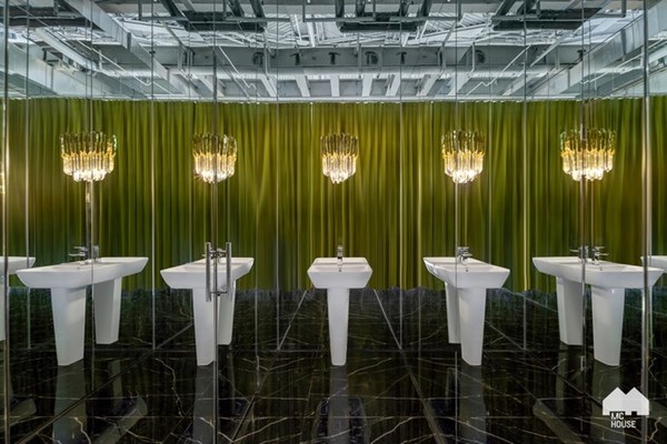 美標“鏡廊”化妝間，詮釋現(xiàn)代摩登風尚