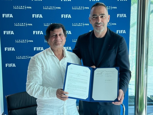Dr. Achyuta Samanta, Founder of KISS exchanging MoU with Youri Djorkaeff, CEO of the FIFA Foundation Dr. Achyuta Samanta, Founder of KISS exchanging MoU with Youri Djorkaeff, CEO of the FIFA Foundation