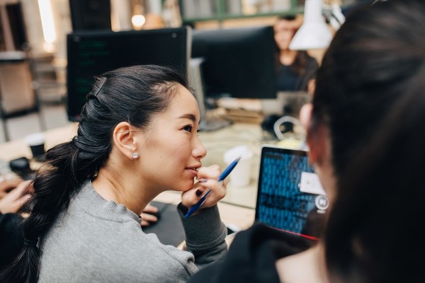 IBM《2022 年全球 AI 采用指數(shù)》:中國(guó)企業(yè)看重