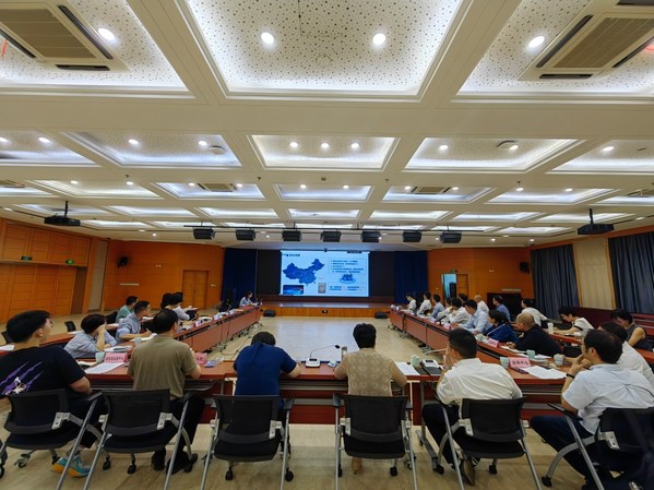 “藍(lán)色循環(huán)”新模式研討會現(xiàn)場聚集行業(yè)專家