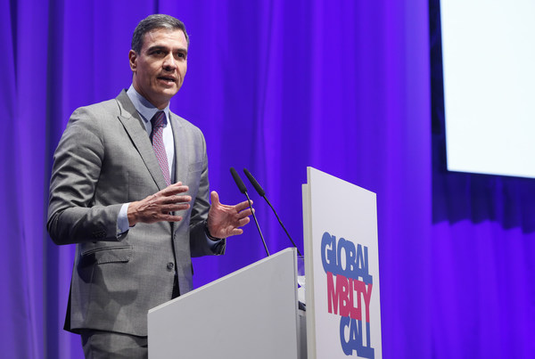 (one man speaking): Pedro Sánchez Global Mobility Call Credit EFE David Fernández (one man speaking): Pedro Sánchez Global Mobility Call Credit EFE David Fernández