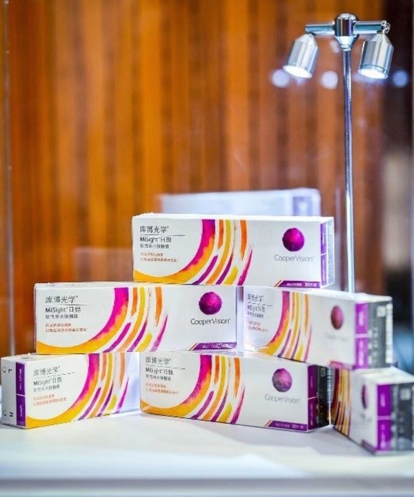 庫(kù)博光學(xué)MiSight軟性親水接觸鏡