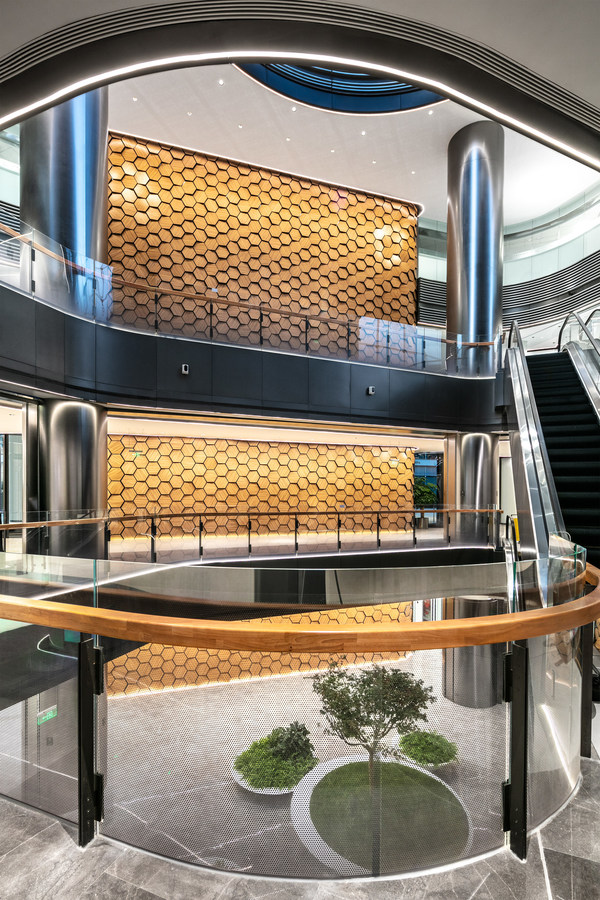 AEW, 弘毅投資和logon羅昂設(shè)計緊密合作，完成泓晟國際中心的資產(chǎn)改造提升。