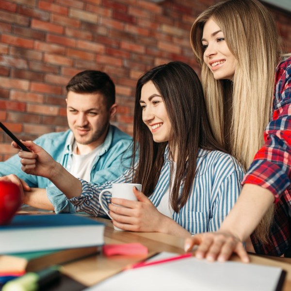 北京致知學(xué)校高中部新生百萬獎(jiǎng)學(xué)金：擁抱致知，走向世界