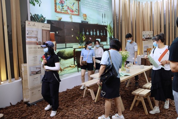 加拿大鐵杉展臺 加拿大鐵杉展臺