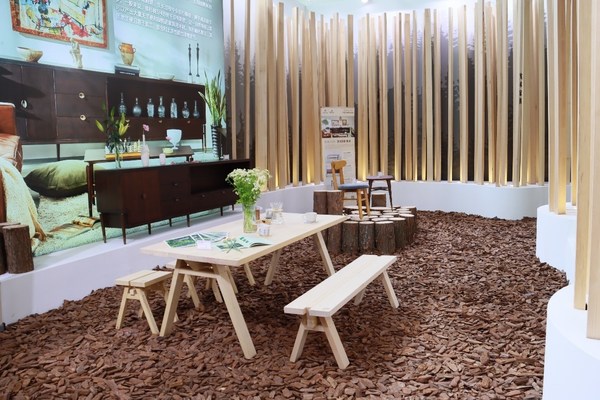 加拿大鐵杉家具亮相展會(huì) 加拿大鐵杉家具亮相展會(huì)