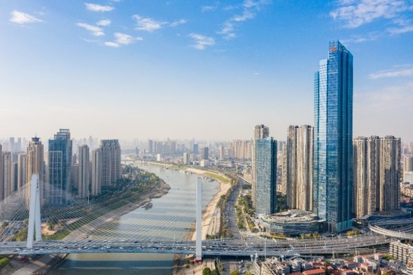 日立電梯攜手越秀商投在武漢舉行“Landmark云端智同行”