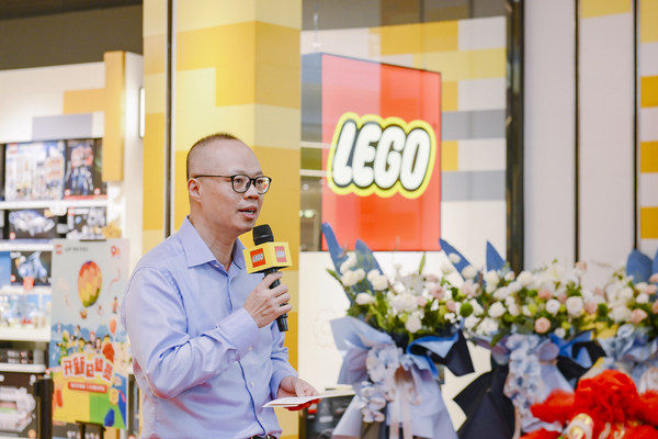 樂高集團高級副總裁、中國區(qū)總經(jīng)理黃國強先生出席開業(yè)儀式并致辭