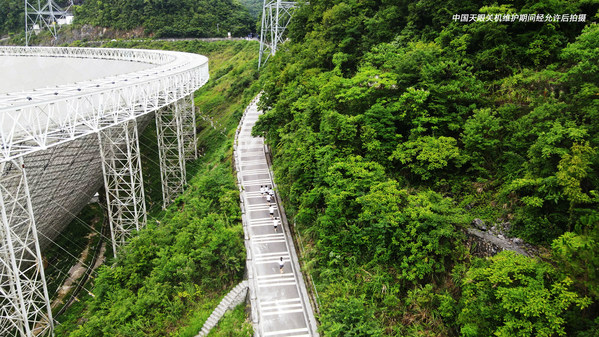 安踏兒童環(huán)天眼半馬跑現(xiàn)場 安踏兒童環(huán)天眼半馬跑現(xiàn)場