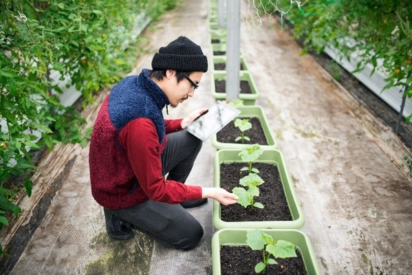 數(shù)據(jù)和 AI能助企業(yè)將可持續(xù)發(fā)展決策融入日常業(yè)務(wù)運(yùn)營(yíng)，是加速可持續(xù)發(fā)展之旅的核心。